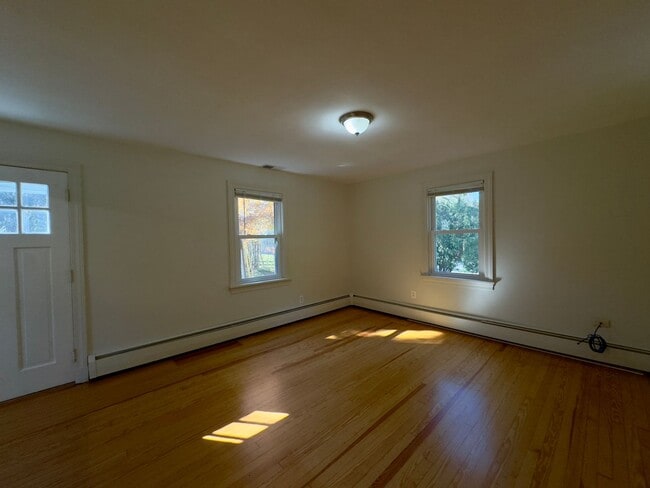 Building Photo - Charming 3 Bedroom/2 Bathroom Home in Spark Glencoe, MD!