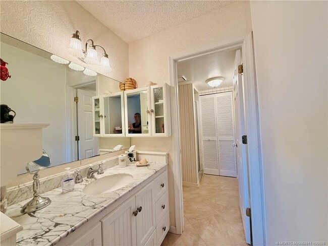 Building Photo - 9400 S Ocean Dr