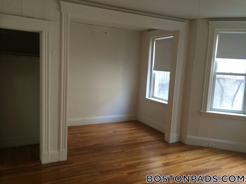 Building Photo - 1175 Boylston St