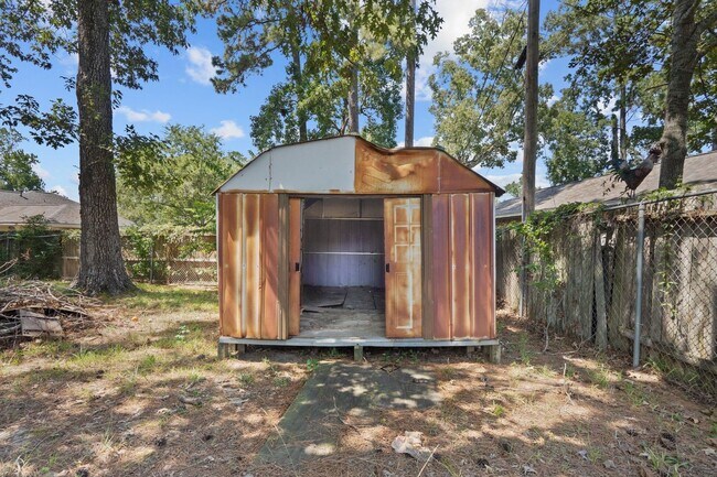 Building Photo - 2102 Silver Moon Trail