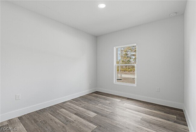 Building Photo - 325 Hermosa Ave