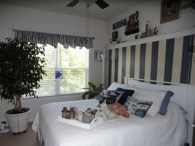 Building Photo - 5040 Hastings Terrace