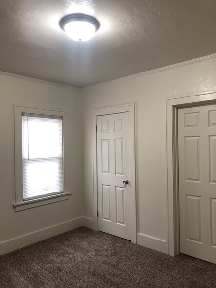 Building Photo - 817 W Nebraska Ave