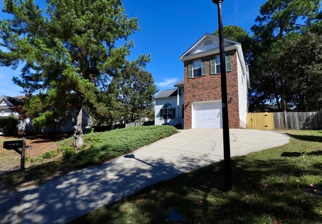 Building Photo - 21 N Trace Ct