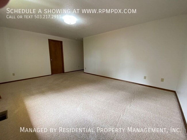 Building Photo - 7950 SW 135th Ave