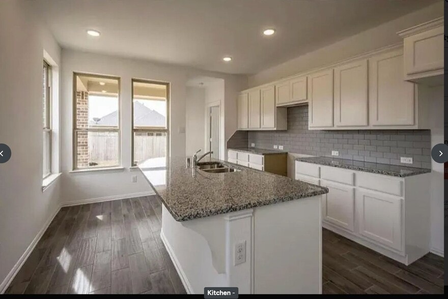 Building Photo - 137 Emory Birch