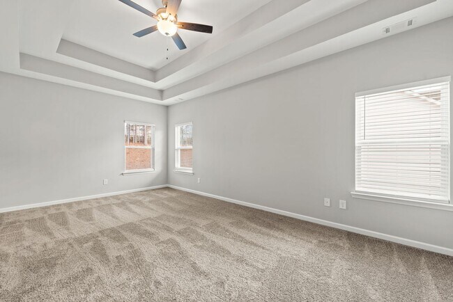 Building Photo - North Paulding High School - 4 bedrooms/2....