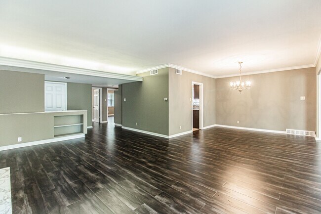 Building Photo - 8301 Delmar Blvd