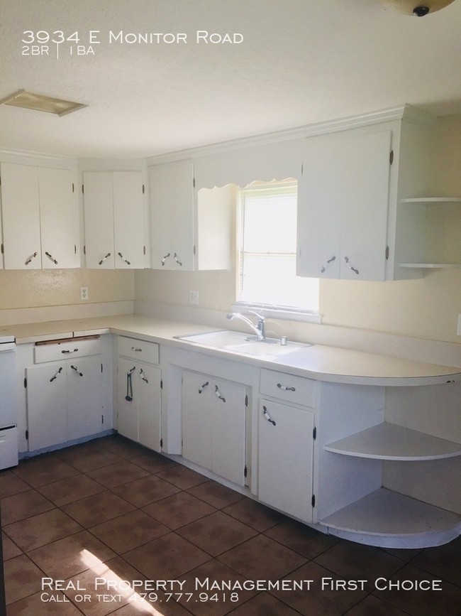 Building Photo - 2 Bedroom House for Rent in Springdale!