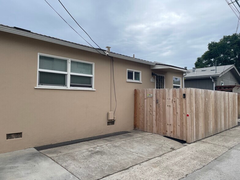 Building Photo - 6740 Amherst St