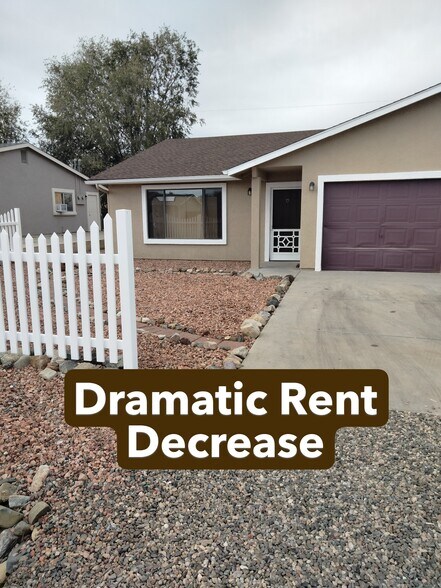 Building Photo - 8396 E Stevens Dr