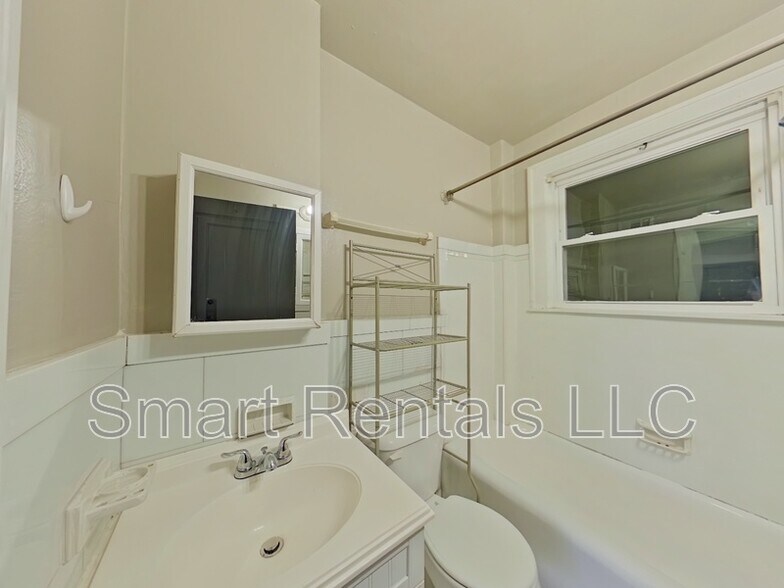 Building Photo - 5618 S Grand Blvd