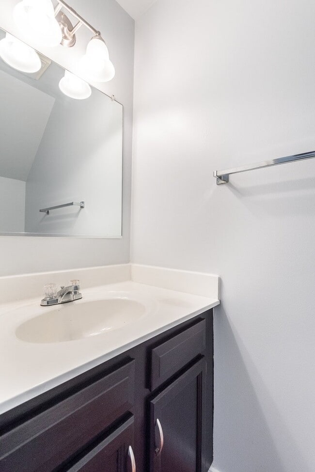 Building Photo - 2209 High Bush Cir