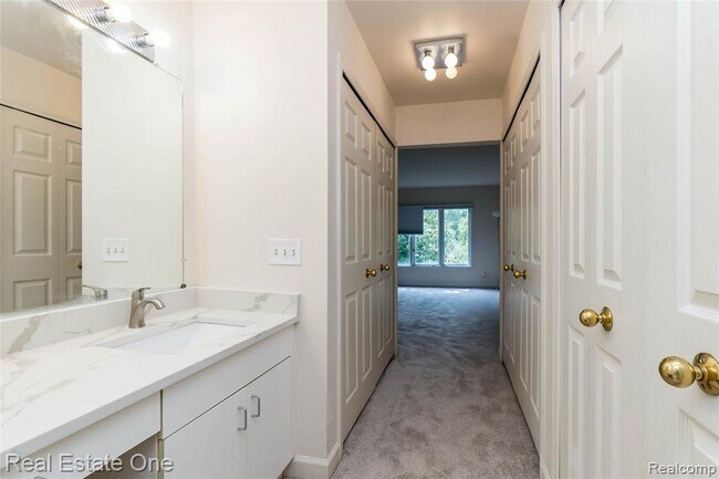 Building Photo - 37412 Legends Trail Dr
