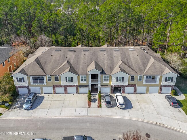 Building Photo - 218 Larkin Pl