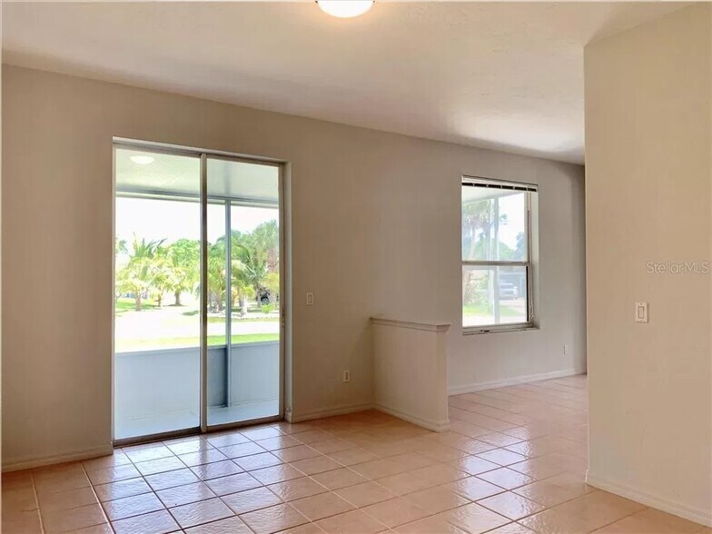 Building Photo - 2301 Goya Dr