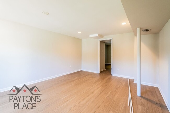 Building Photo - Spacious Single Family home with Huge Back...