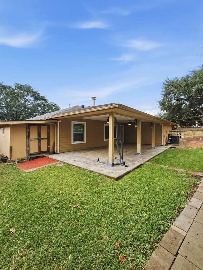 Building Photo - 3522 Colmar Way