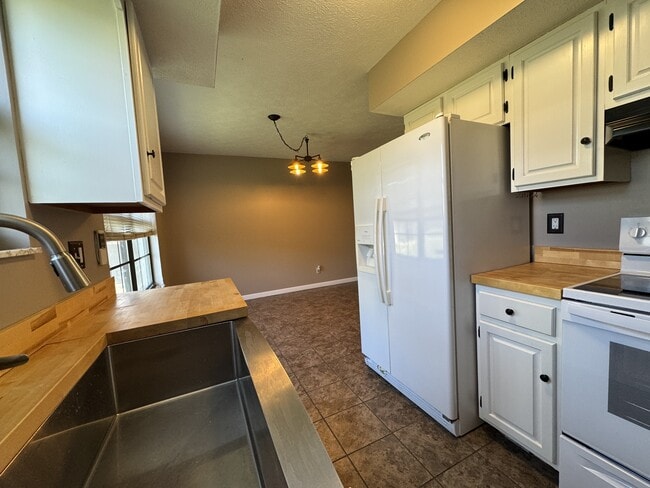 Building Photo - 1317 Perry Ave