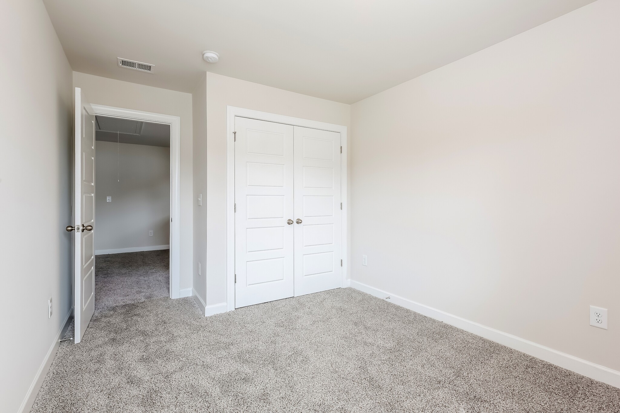 Building Photo - 226 Telford Dr