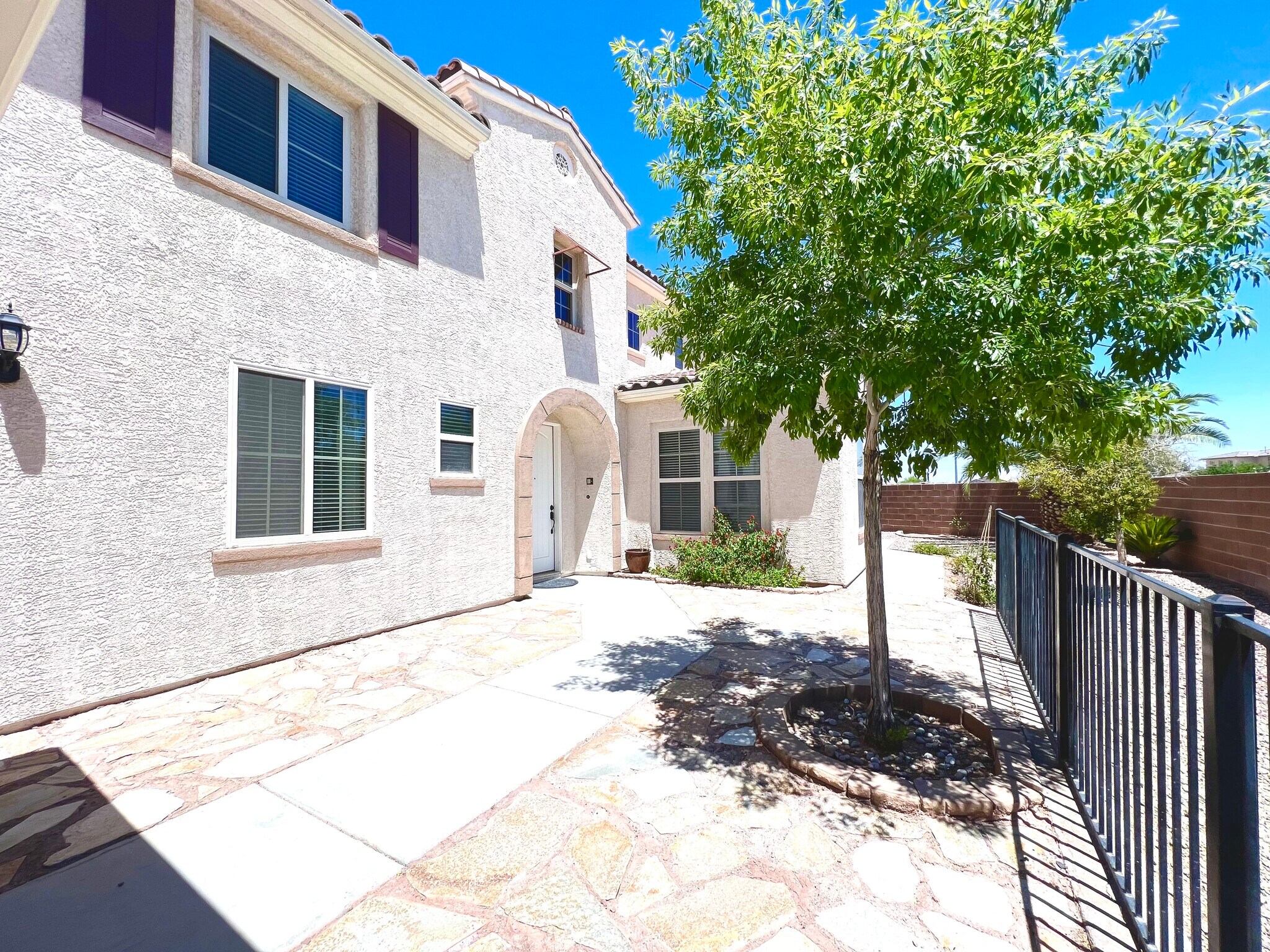 Building Photo - 7140 Charter Crest St
