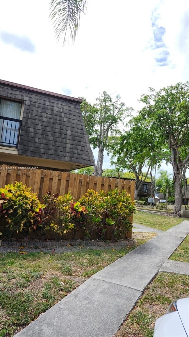 Building Photo - 14293 SW 94th Cir Ln