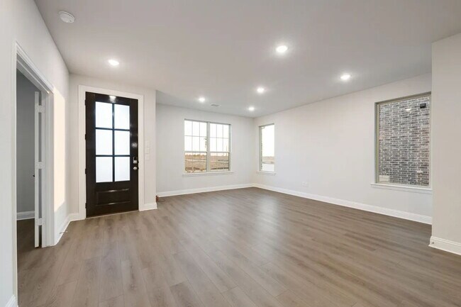 Building Photo - 3125 Buckeye St