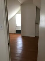 Building Photo - 15 West Burlington Street