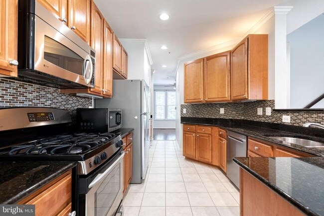 Building Photo - 2459 Cheyenne Dr