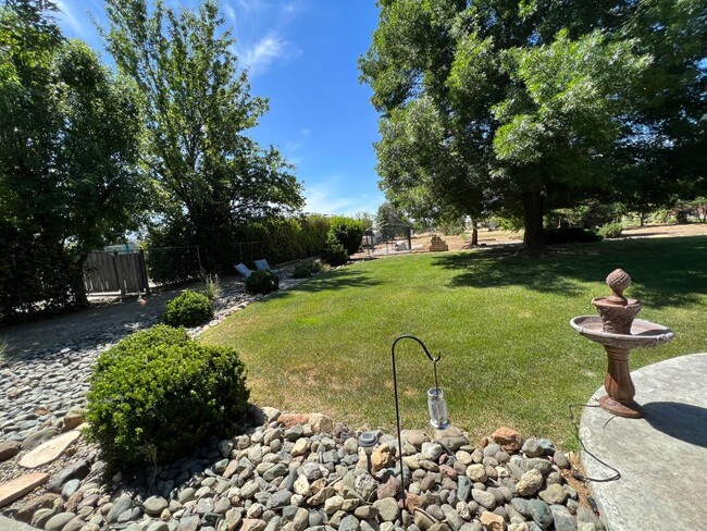 Building Photo - Very nice home in the Antelope School Dist...