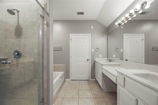 Building Photo - 29507 Whitebrush Trace Dr
