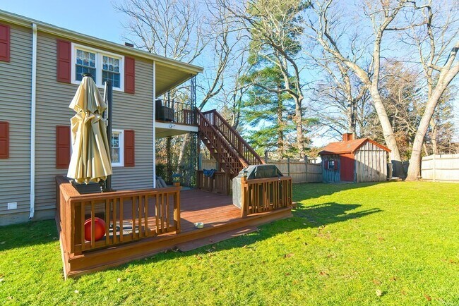 Building Photo - 110 Oswego St