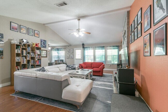 Building Photo - 2607 Beechnut Trce