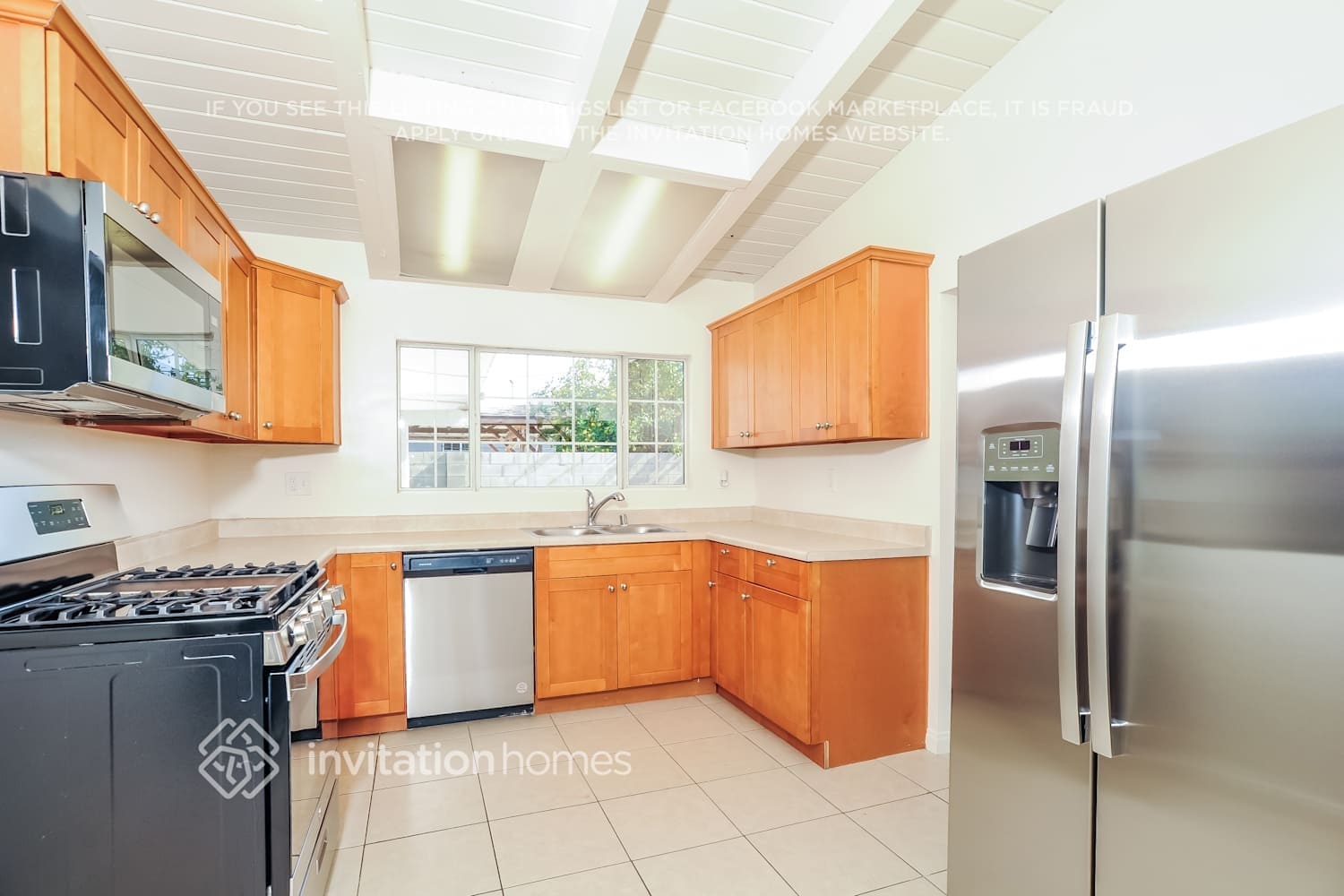 Building Photo - 8002 Crosnoe Ave