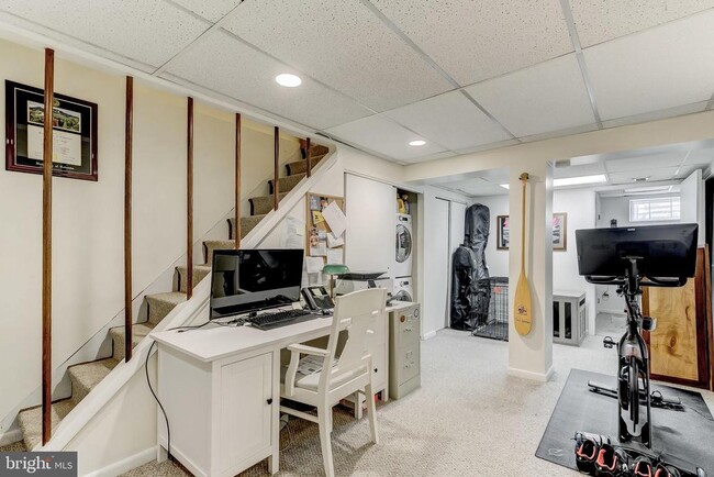 Building Photo - 145 W Hill St