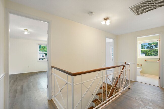 Building Photo - A 4 BEDROOM 2.5 BATH DREAM COME TRUE IN POINTER RIDGE AT COLLINGTON!