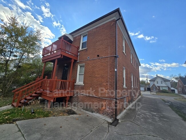 Building Photo - 14400 Rutherford St
