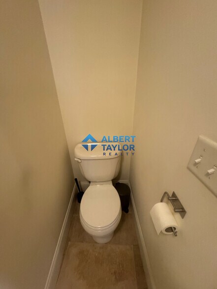 Building Photo - 10 Selkirk Rd