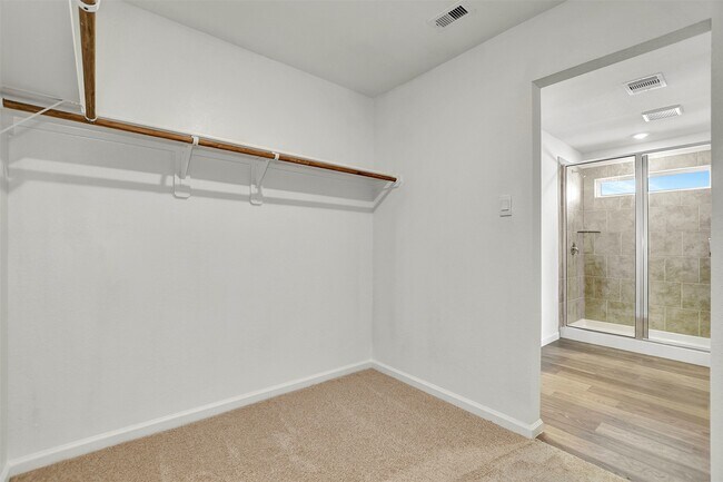 Building Photo - 1718 San Jacinto Dr