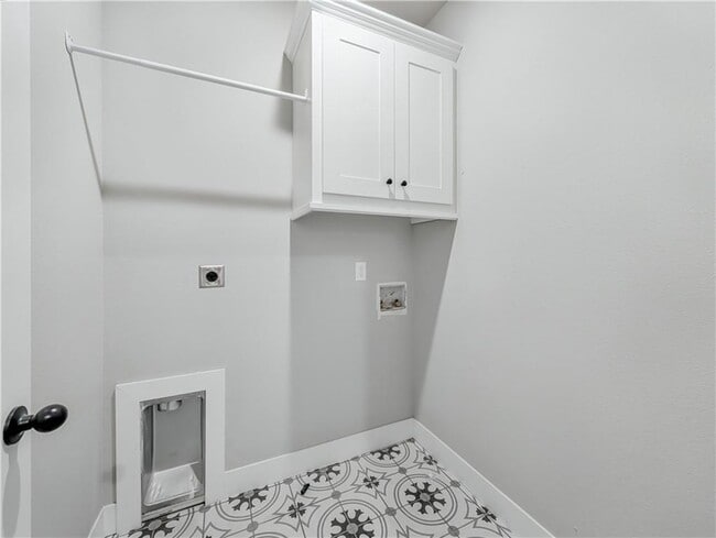 Building Photo - 10 Olmsted Cir