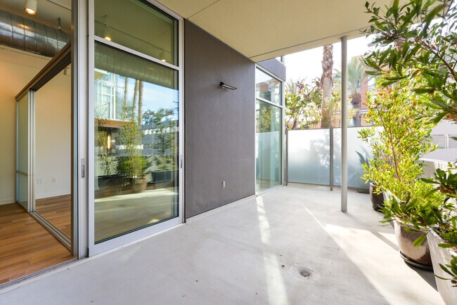 Building Photo - 4080 Glencoe Ave