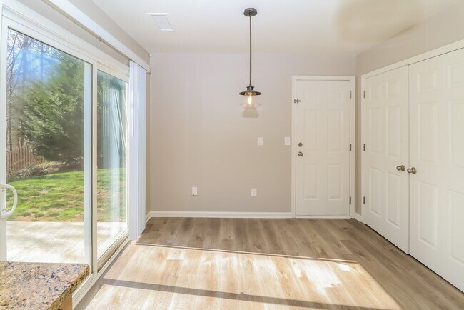Building Photo - 8448 Angwin Pl