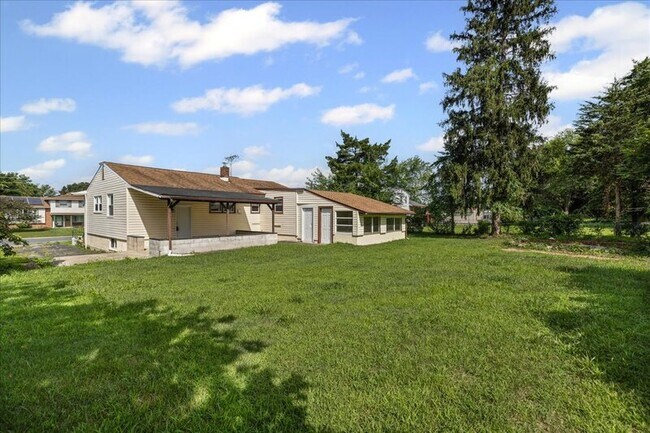 Building Photo - 116 Barclay Dr