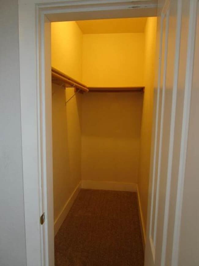 Building Photo - Charming 3 Bedroom Craftsman in North Tacoma