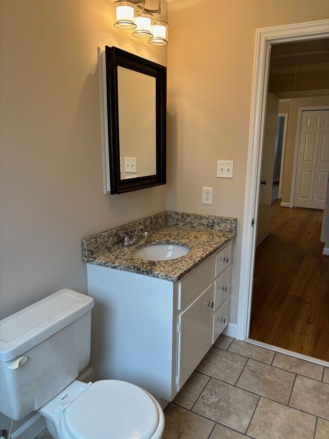 Building Photo - 4 bed, 2 bath brick home located in Asheboro