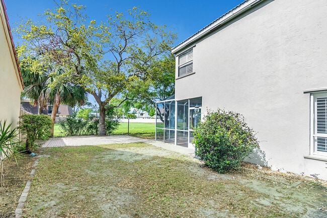Building Photo - 1011 Siena Oaks Cir E