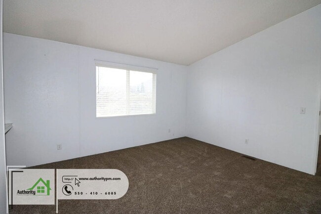 Building Photo - 15611 Rock Creek Rd