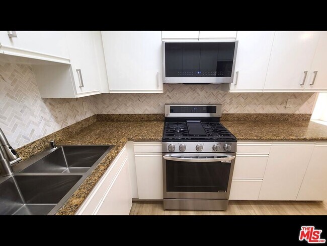 Building Photo - 1818 Glendon Ave