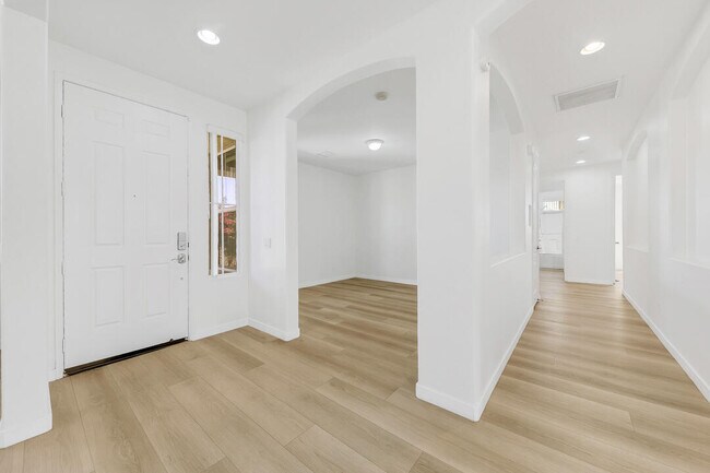Building Photo - 81441 Avenida Gonzales