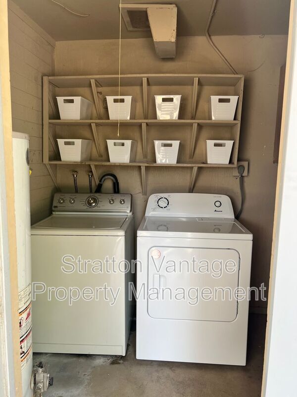 Building Photo - 6701 N 14th Dr